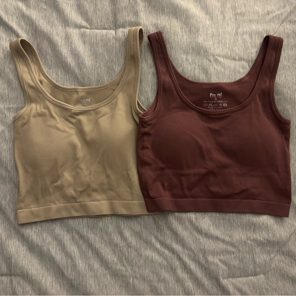 Ribbed Workout Tops in Beige and Brownish Purple
